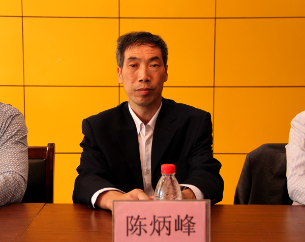 劉書華董事長參加“洪澤縣愛心助學(xué)基金會”資助活動 劉書華董事長參加“洪澤縣愛心助學(xué)基金會”資助活動
