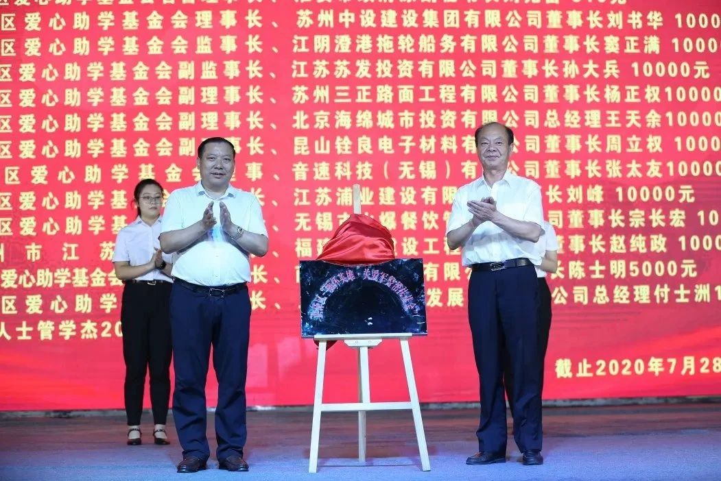 集團公司擁軍優(yōu)屬在行動 共敘軍民魚水情 集團公司擁軍優(yōu)屬在行動 共敘軍民魚水情